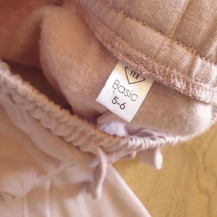 🩷 Ensemble haut à capuche et bas de jogging 5/6 ans #emyfleury_6ansfille - photo numéro 5