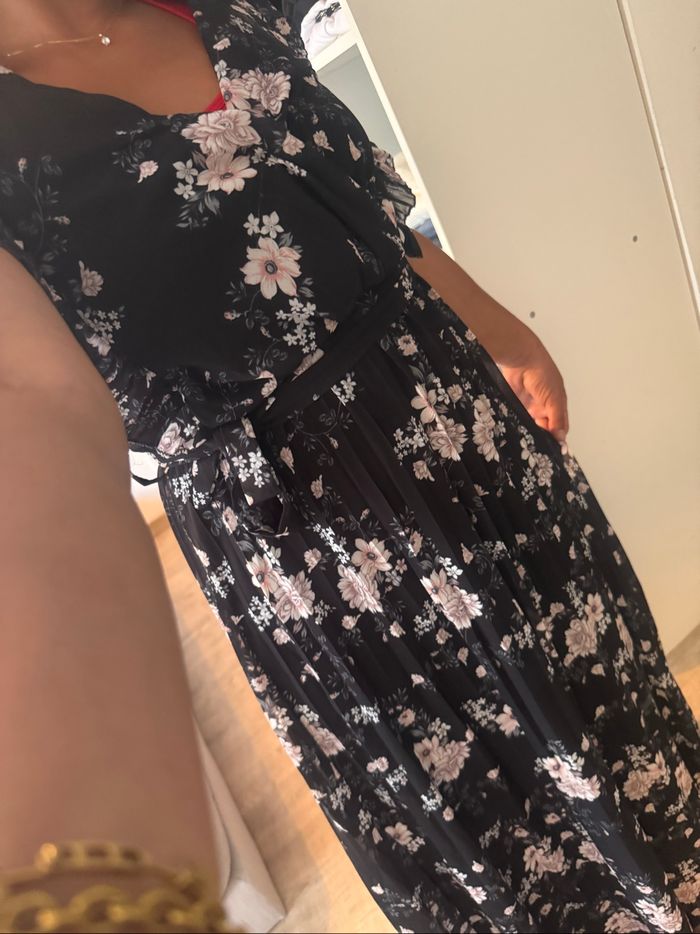 Robe longue noires à fleurs - photo numéro 3