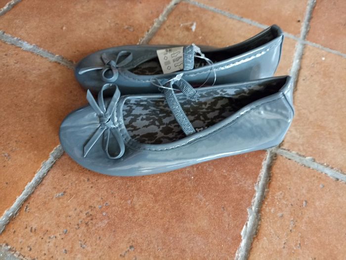 Ballerine grise taille 28