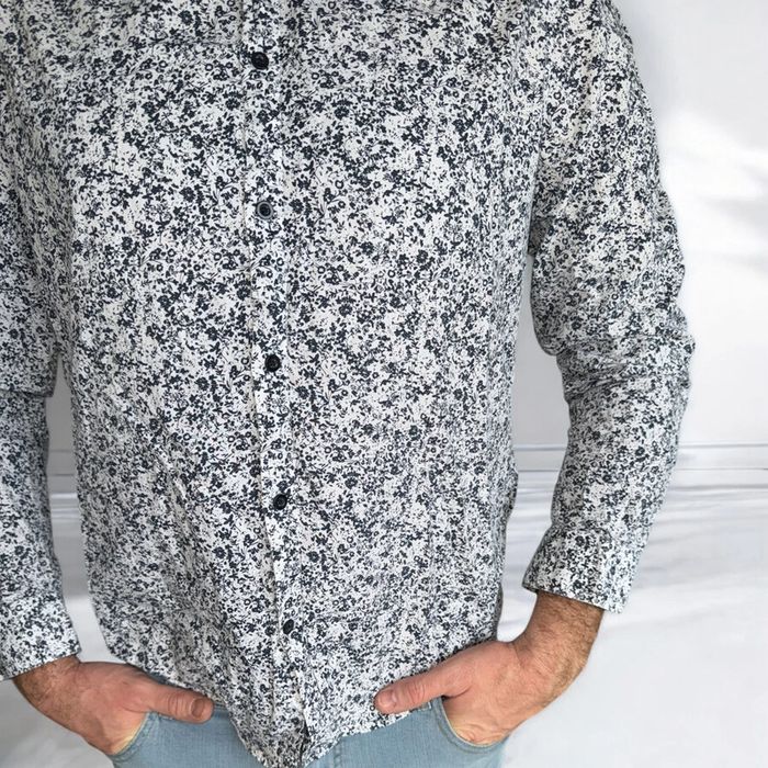 🌸 Chemise à motif blanche et bleu - Taille 41/42 🌸 - photo numéro 3