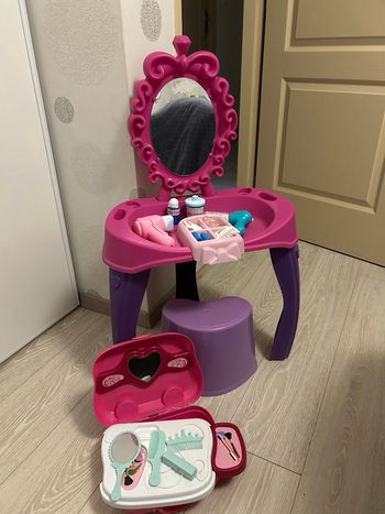 Coiffeuse et accessoires