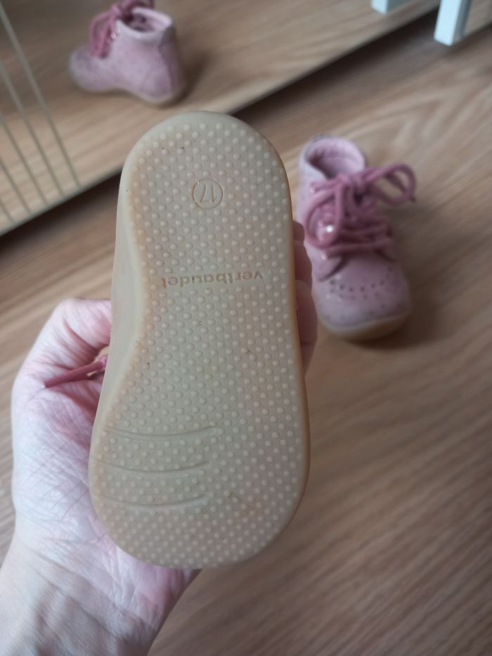 Petite chaussure taille 17 - photo numéro 2