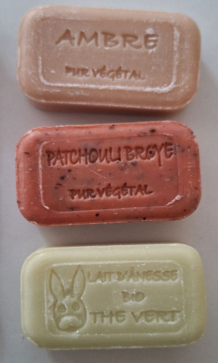 Pochette cadeau en tissu pour Noël avec 3 savons - photo numéro 3