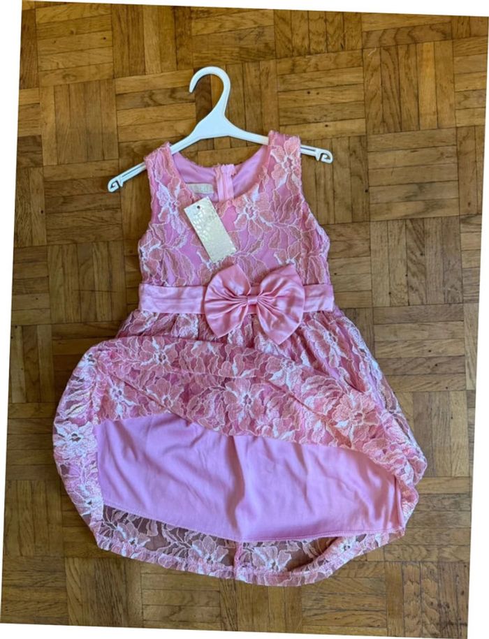 Robe en dentelle rose - photo numéro 4