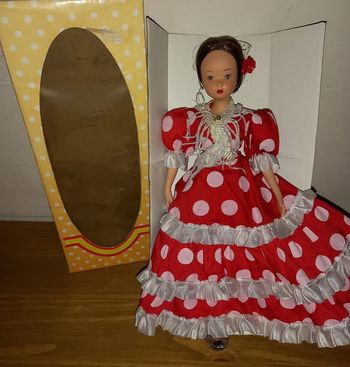 Poupée porcelaine espagnole environ 30 cm