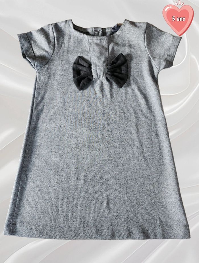Robe grise mi-saison manches courtes 5 ans