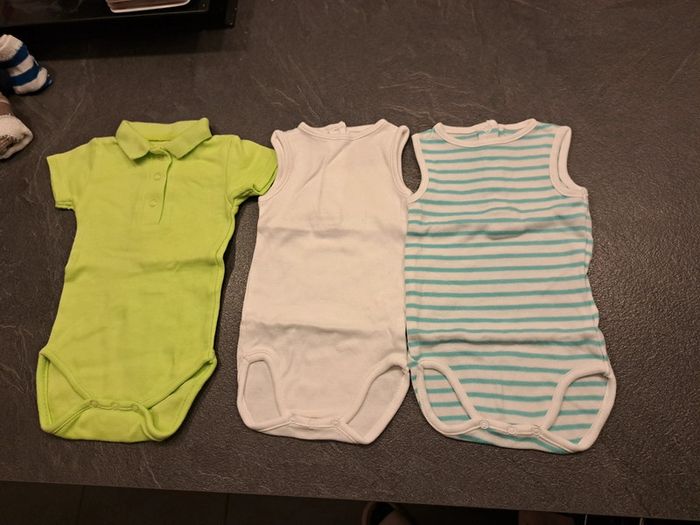 Lot 5 bodies manches courtes