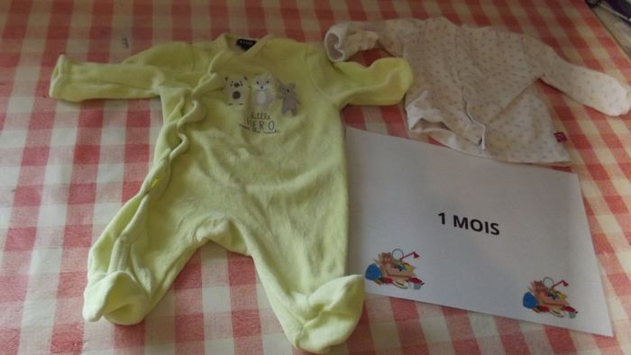 Pyjame et 1 haut manche longue