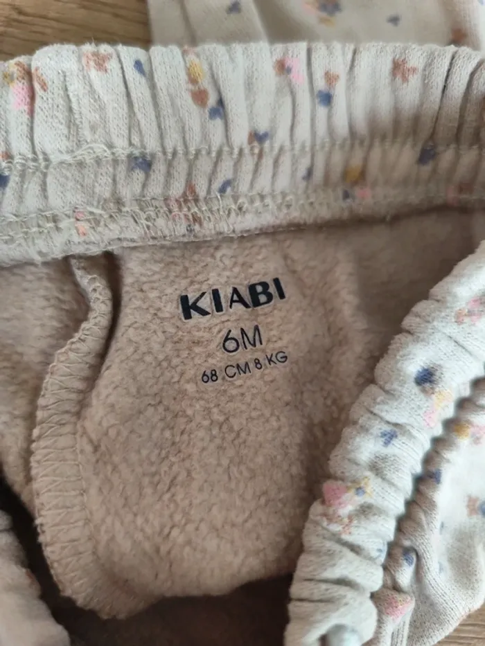 Pantalon/jogging à fleurs bébé fille 6 mois - photo numéro 2