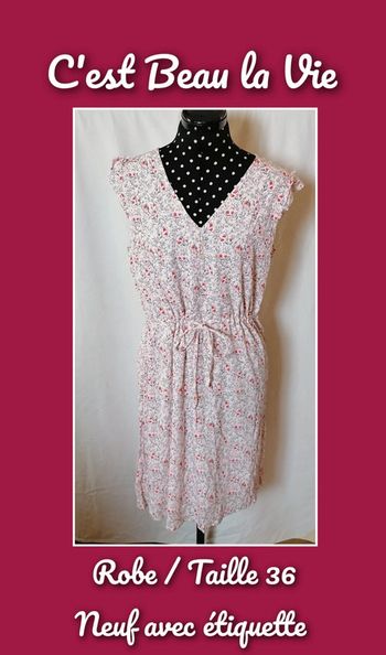 Robe d'été fluide courte à fleurs rose poudré multicolore Taille M C'est Beau La Vie