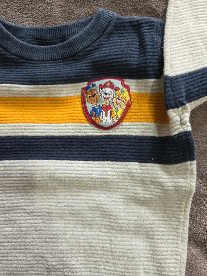 Pull 🌸 3 ans - photo numéro 2
