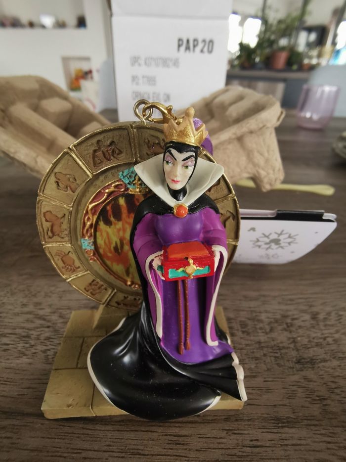 Ornemente méchante reine