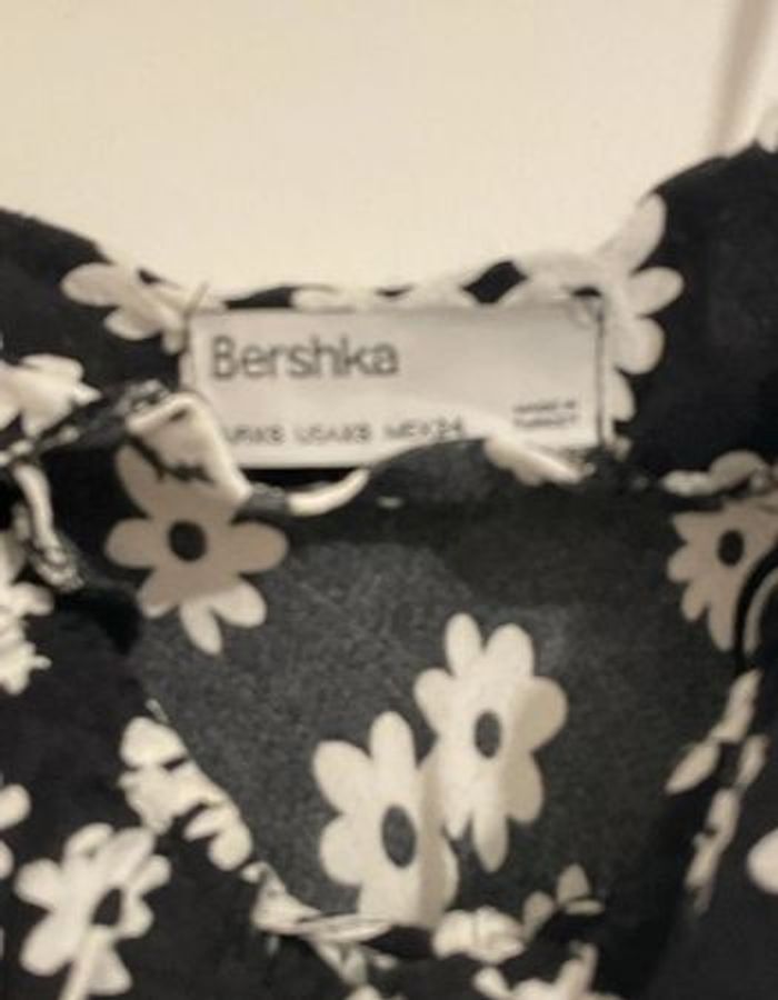 Sublime robe Bershka XS 🌹 - photo numéro 2