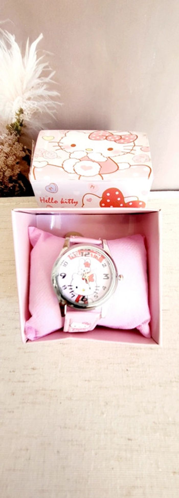 Montre Hello Kitty rose avec boîte - photo numéro 2