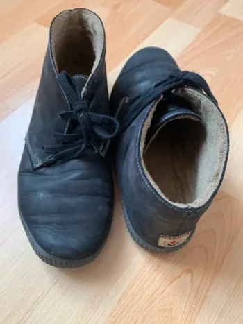 Chaussures noires Victoria taille 42