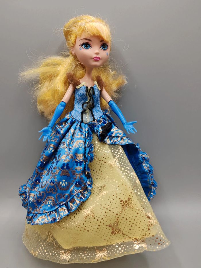 Poupée Ever After High Blondie Locks robe de bal - photo numéro 2