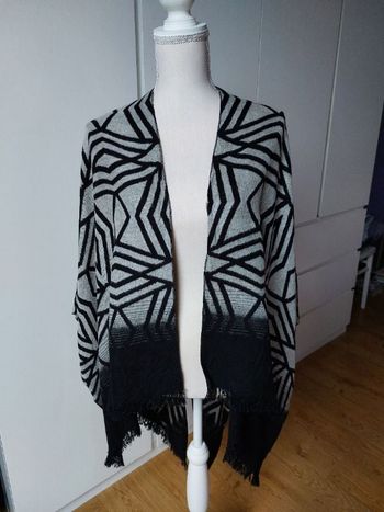 Cape réversible douce et chaude