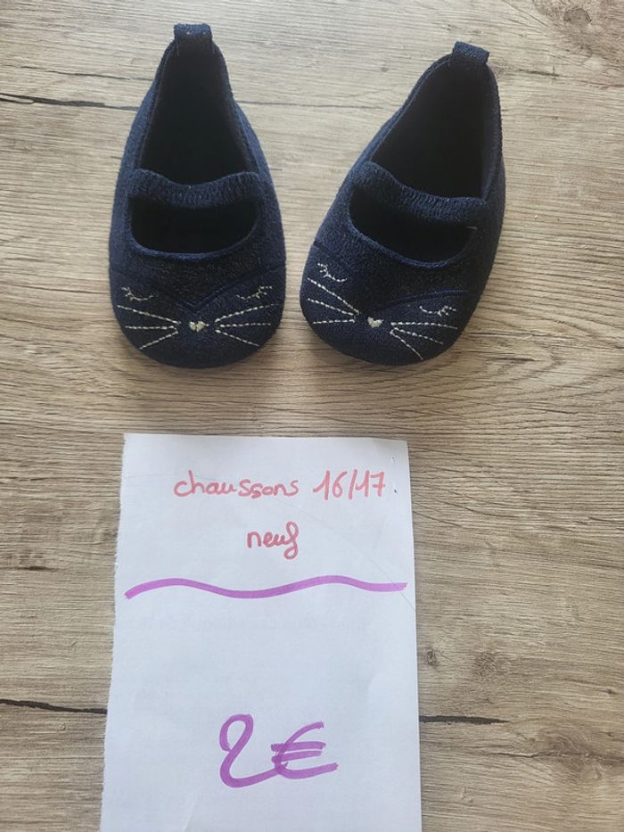chausson chaussure fille jamais porté taille 16/17