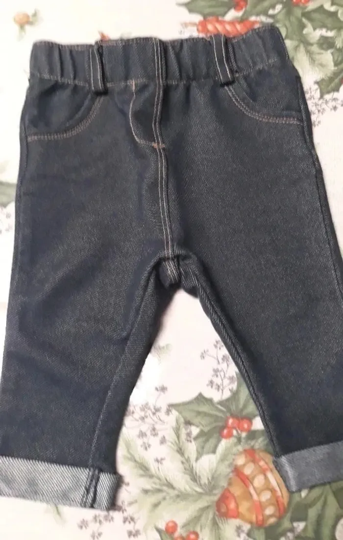 Leggins Kiabi 3 mois tout neuf - photo numéro 2