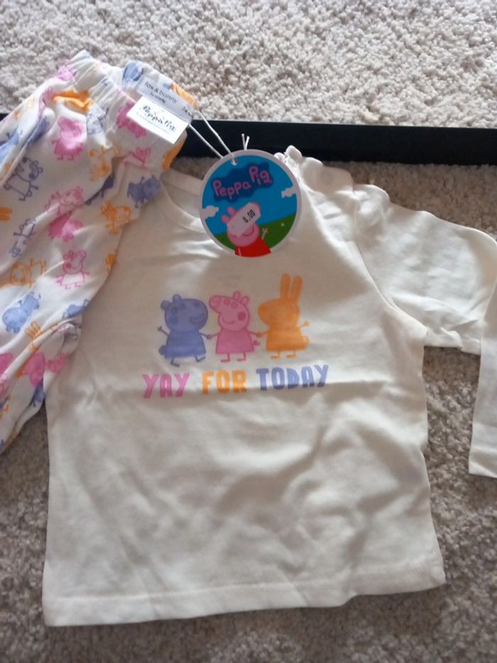 Pyjama ensemble peppa pig 6/9 mois - photo numéro 3