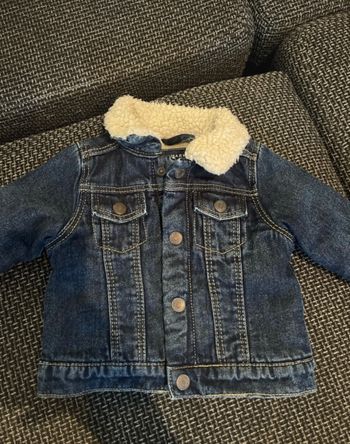 Veste en jean avec fourrure intérieur 9 mois