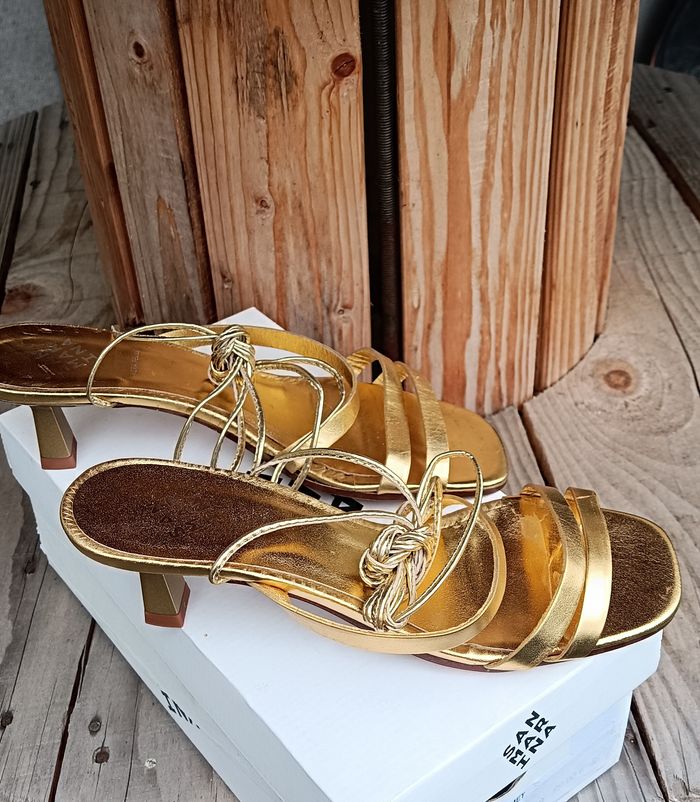Chaussures San Marina Femme, escarpins Felixia cuir, taille 38. Neuves. - photo numéro 5