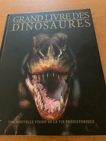 Le grand livre des dinosaures