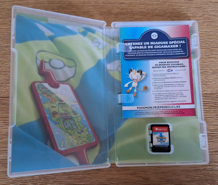Jeu Switch Pokémon Epée - complet - photo numéro 3