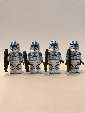 Figurine type lego 4 clones de la 501ème légion. Star Wars