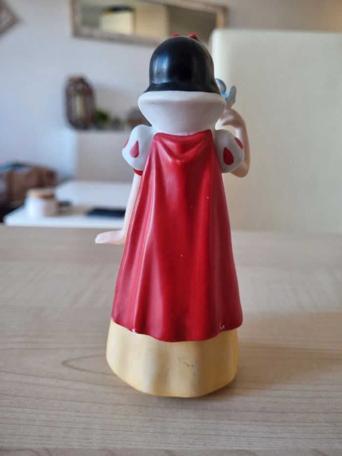 Figurine Blanche Neige Snow White Disney vintage en porcelaine - photo numéro 3