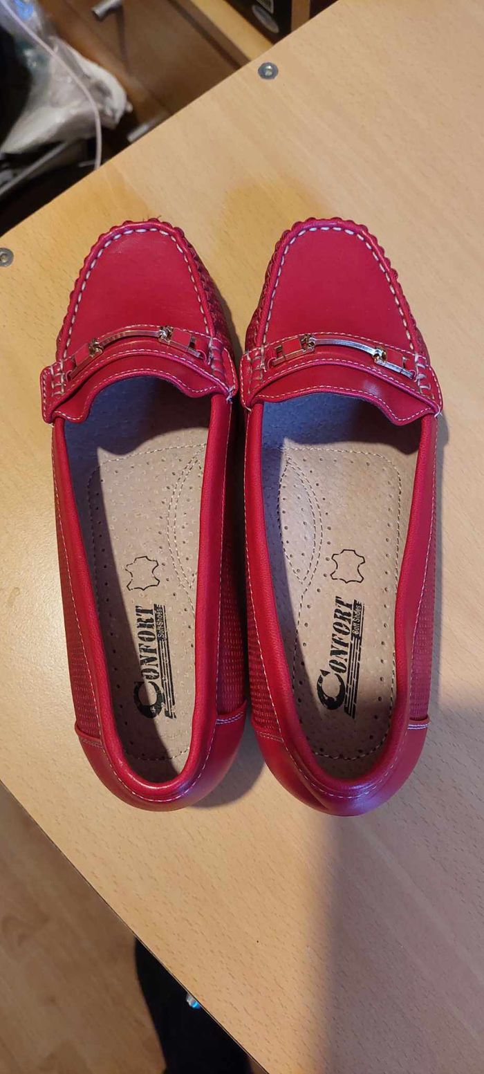 Beaux mocassins femme Confort Soft Shoes rouge 37 tout cuir neufs - photo numéro 2