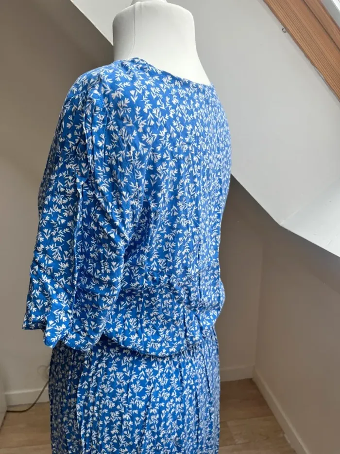Robe fleurie bleu - photo numéro 3