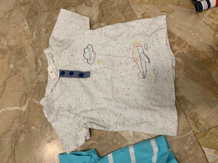 2 polos et 1 t shirt - photo numéro 4