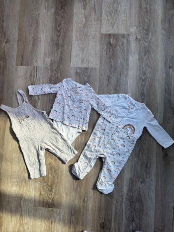 Ensemble salopette + body garçon taille 12 mois