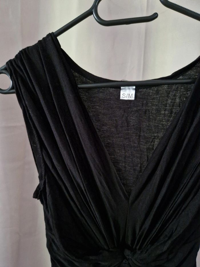 Robe noire sans manches - photo numéro 3