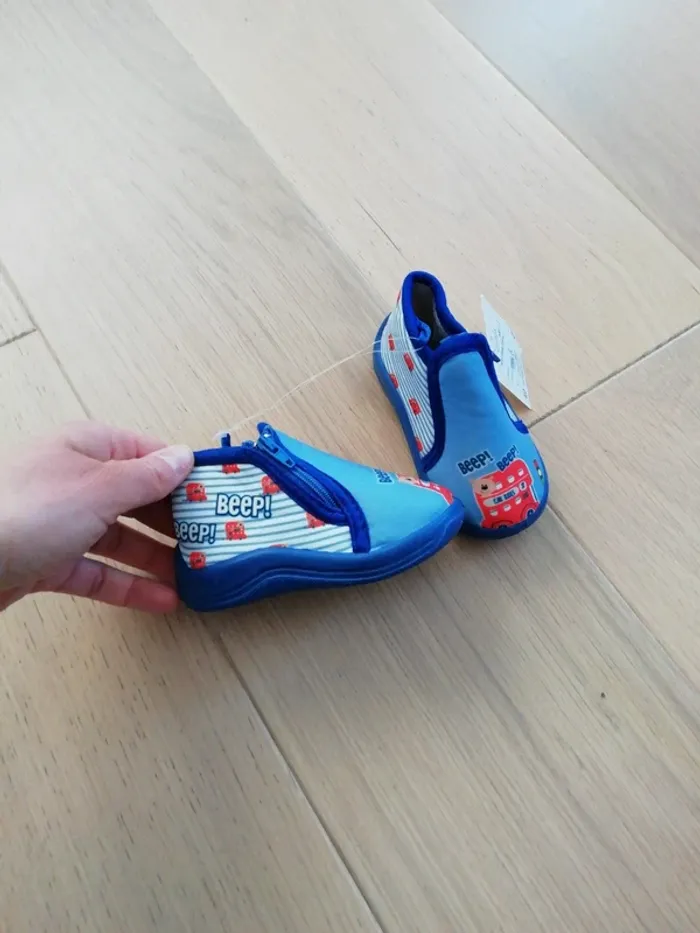 Chaussons 19 - photo numéro 2