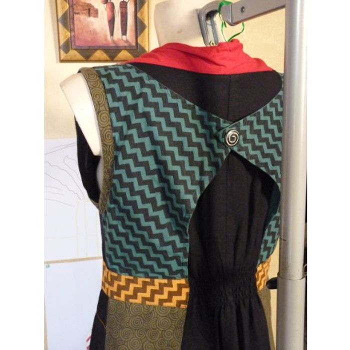 Sweewë - Robe noir /rouge taille M/L - photo numéro 2