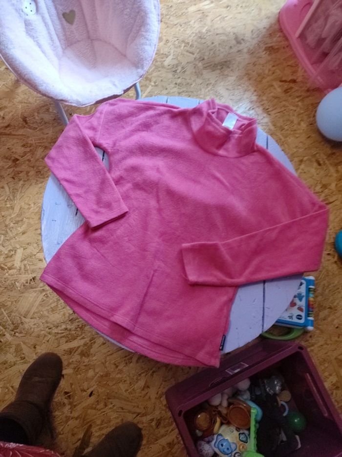 Pull rose de marque Decathlon taille 12 ans