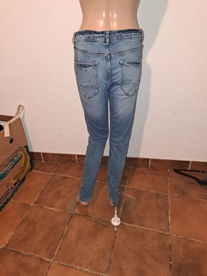 Jean femme taille 42 - photo numéro 2