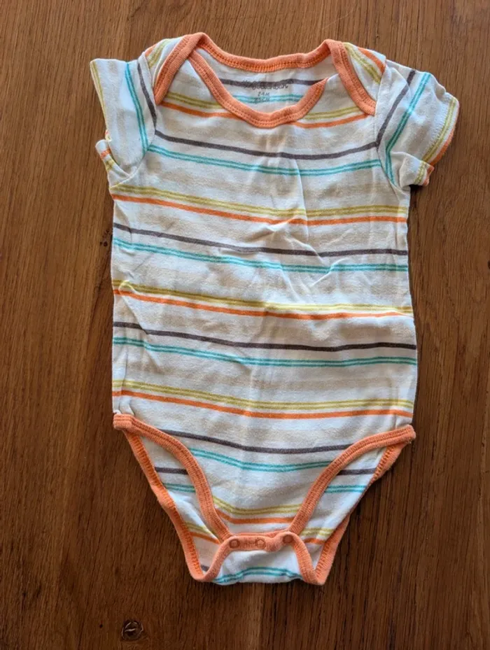 Lot 5 body 24 mois - photo numéro 3