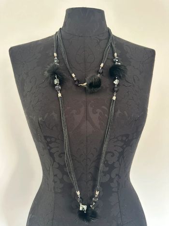 Long collier noir