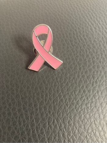 Pin’s noeud rose 🎀 octobre rose