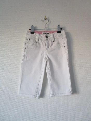 Pantacourt jean blanc Okaïdi 2 ans TBE