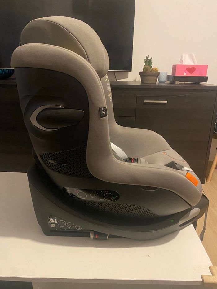 Siège auto gr. 0+/1 (0-18 kg/105 cm) Sirona Gi i- Size lava grey - photo numéro 4