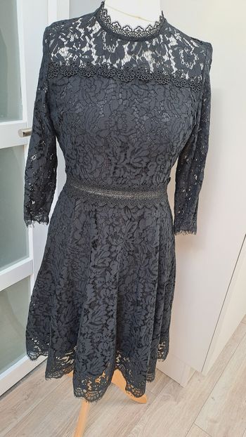 Robe dentelle noire