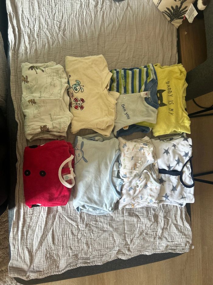 Lot de 16 pyjamas - photo numéro 2