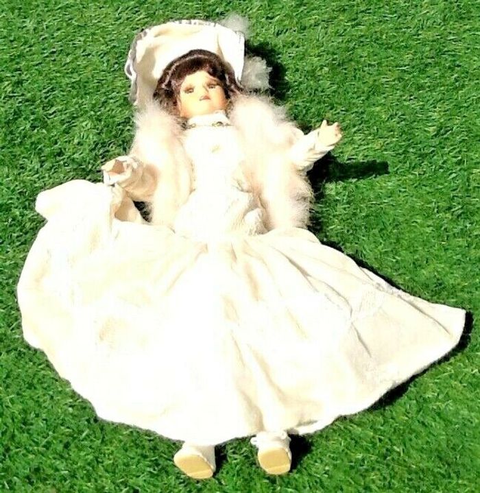 Poupée de collection en céramique Hauteur : 490mm - photo numéro 6