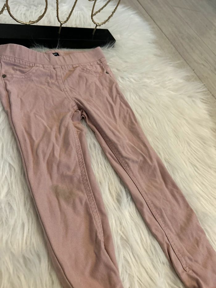 Très beau jeeging rose 🥰 taille 4 ans kiabi - photo numéro 2