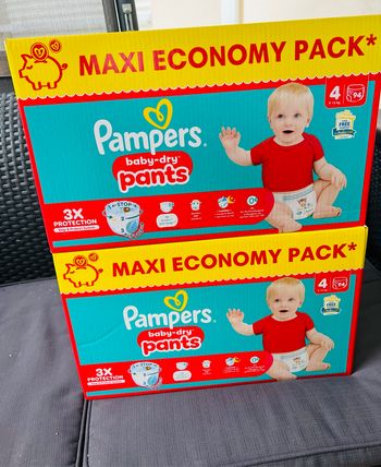 Couche bébé Pampers pants taille 4