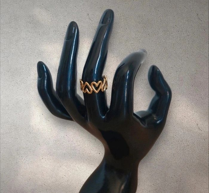 Bague rangée de cœurs ajustable en acier inoxydable dorée neuve